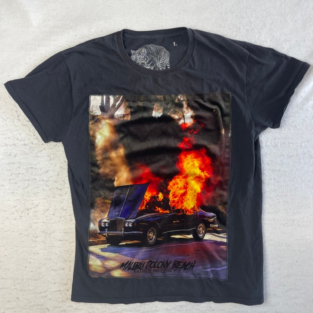 Bastille T-Shirt Mens Large Black Malibu Colony Beach Burning Car Graphic‎ Italy